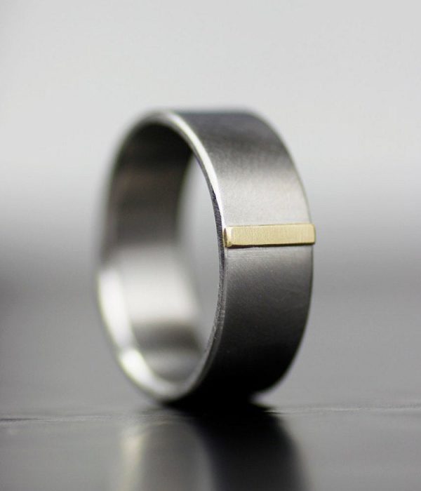 In Line Diamond Gold Tab Wedding Band