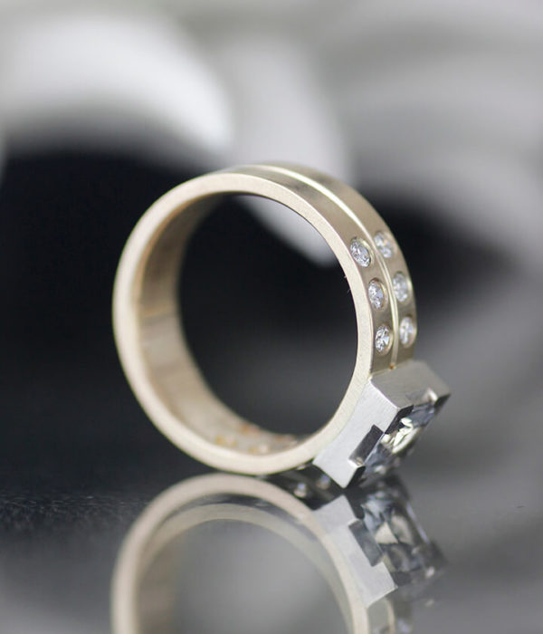 circle and square white sapphire on side