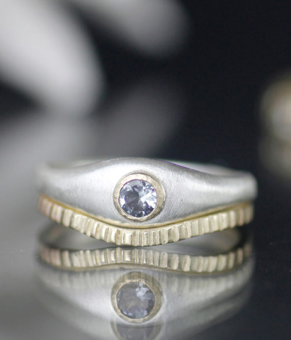 dune grey spinel with crenelated band
