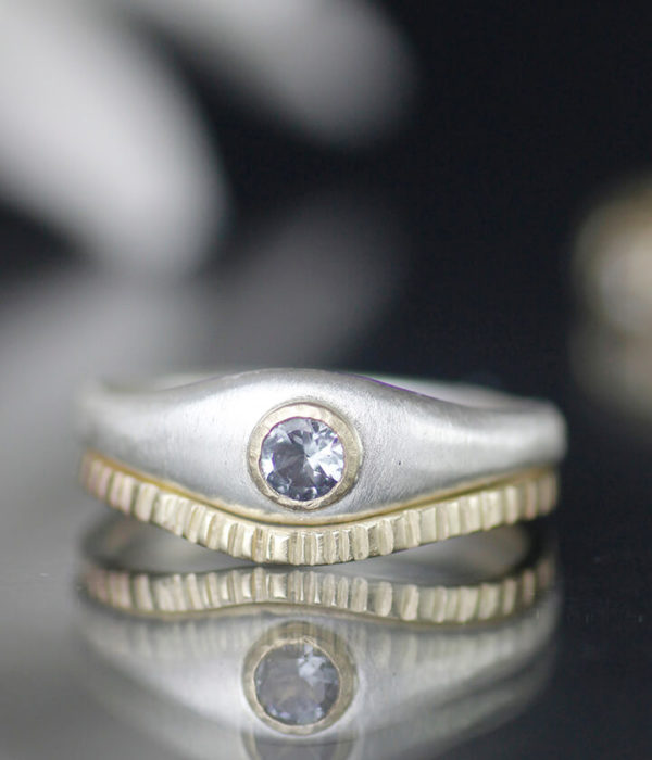 dune grey spinel with crenelated band