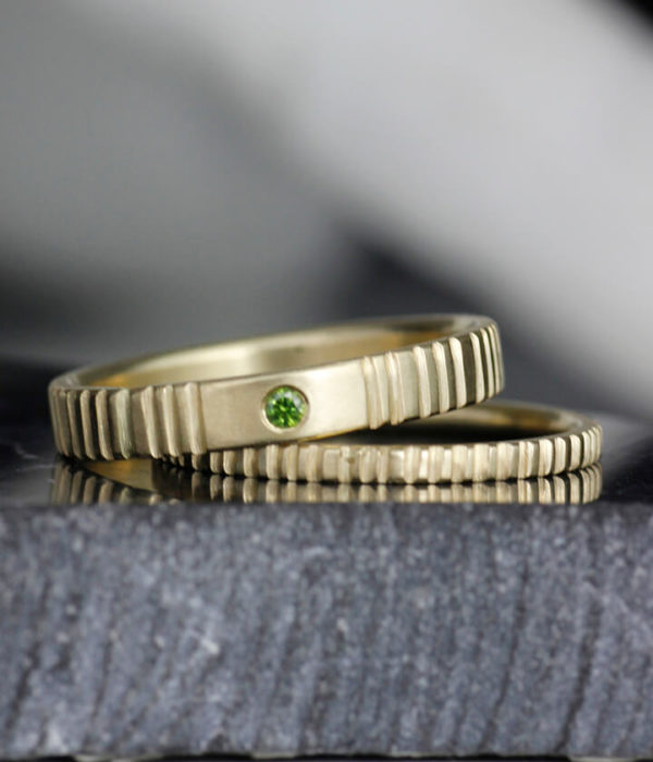 green diamond lines and gap two ring set
