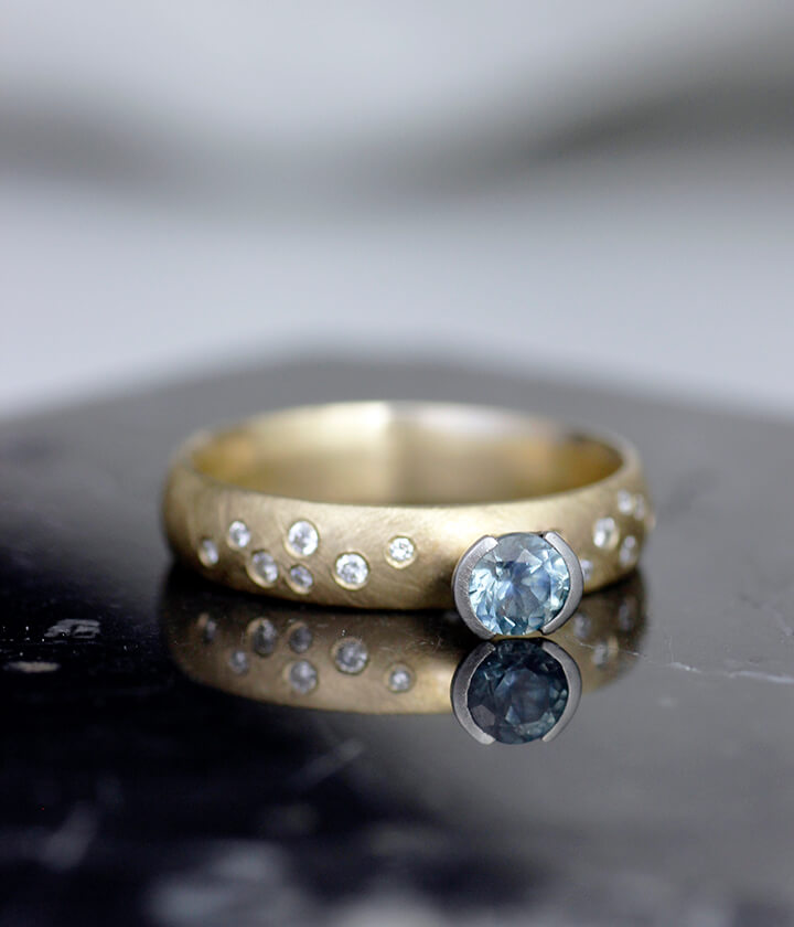 Half Round Studded Band | Mociun 18K Gold / Blue Montana Sapphire