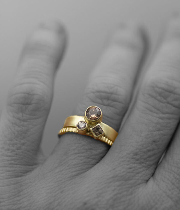 circle and square on hand