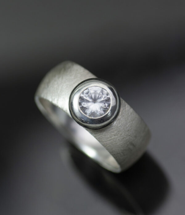 two textures white sapphire dome settting