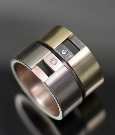 WITH DIAMOND yellow gold and rose gold gap band with diamond  e
