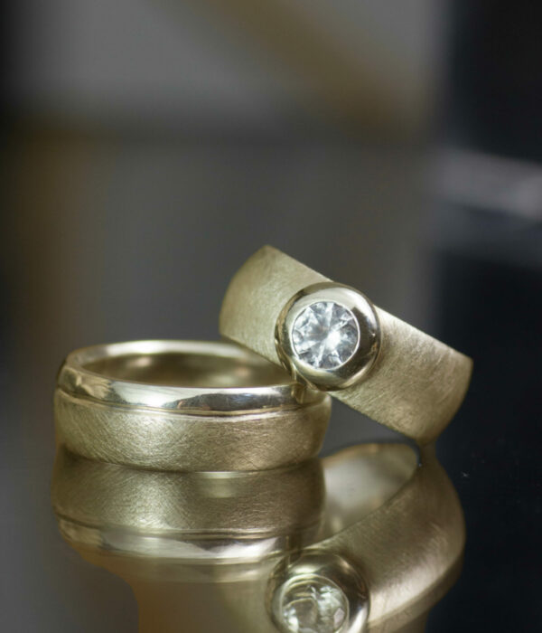 comfort fit two textures in yellow gold