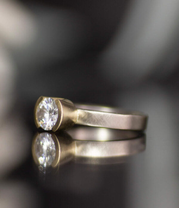 moissanite half bezel side view  e