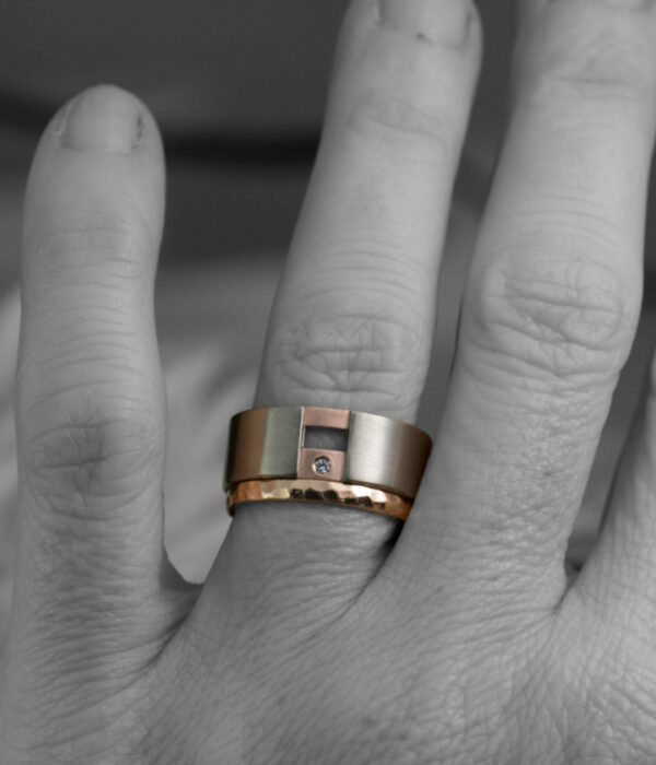 rose gold gap band witih diamond on hand