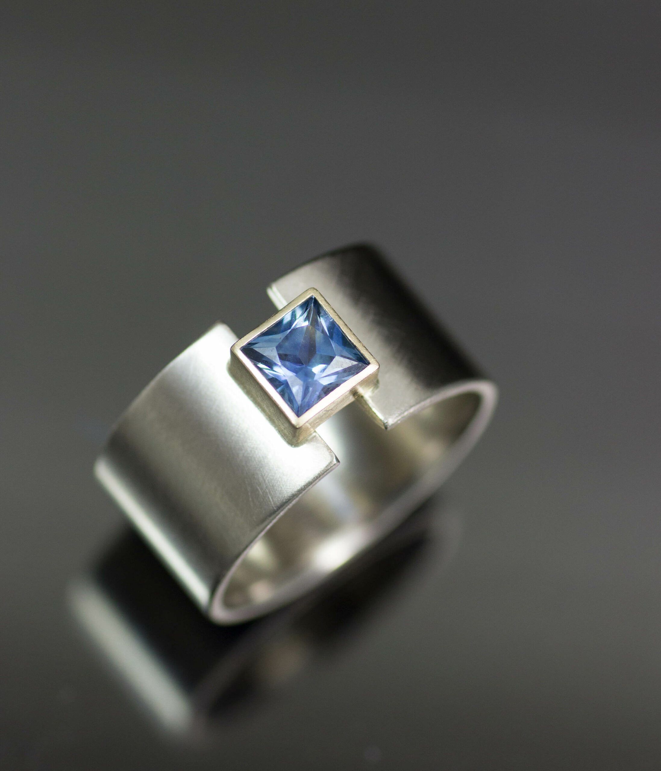 Blue sapphire square discount ring