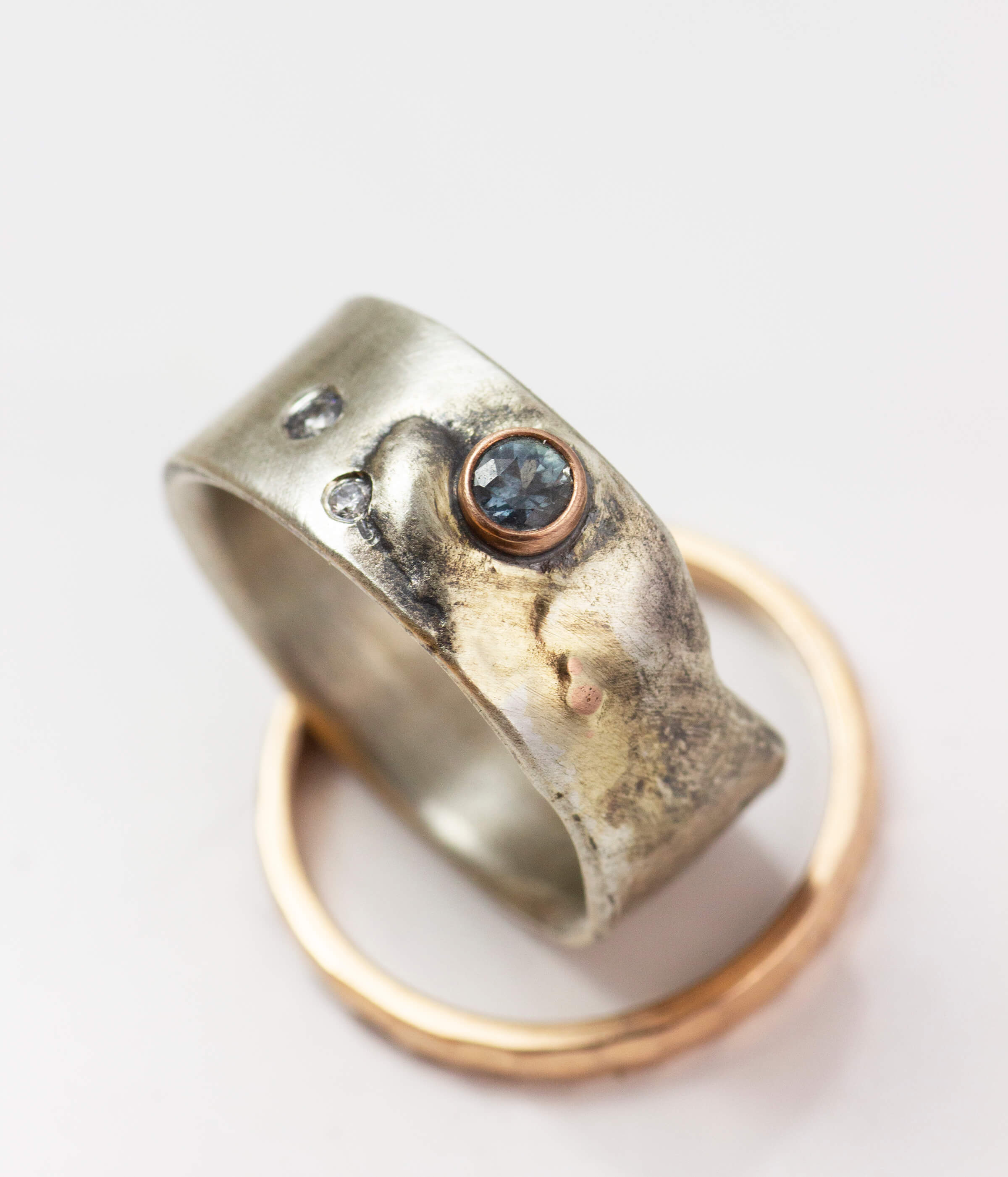 sapphire venus white