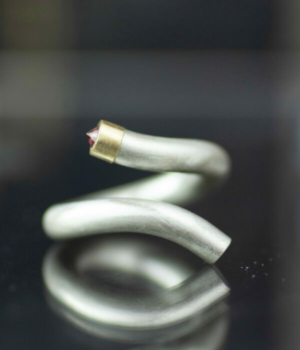 eve ring  gold and umba sapphire