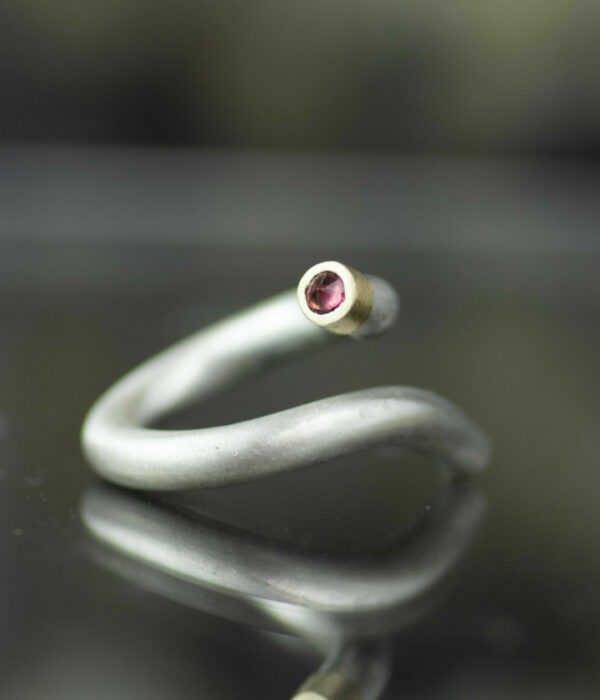 eve ring gold and umba sapphire