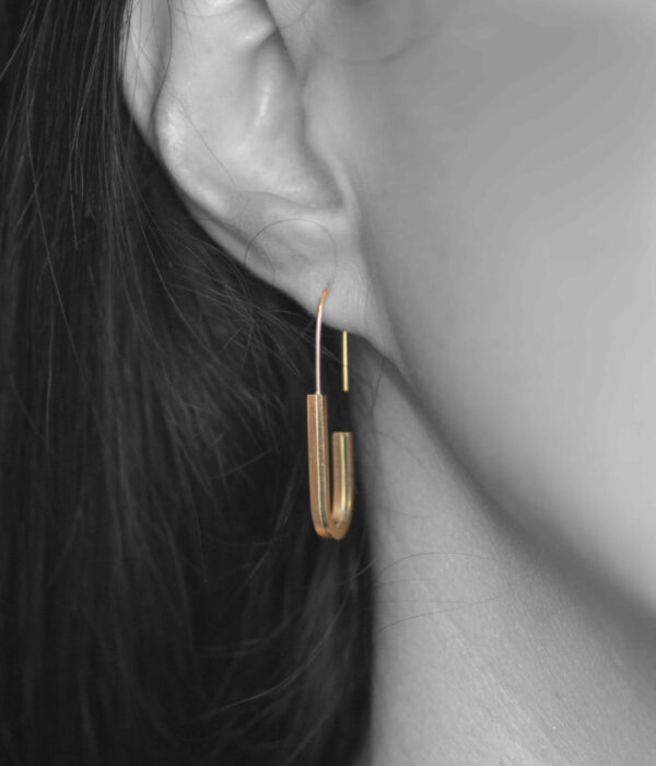 racing stripes earring on model