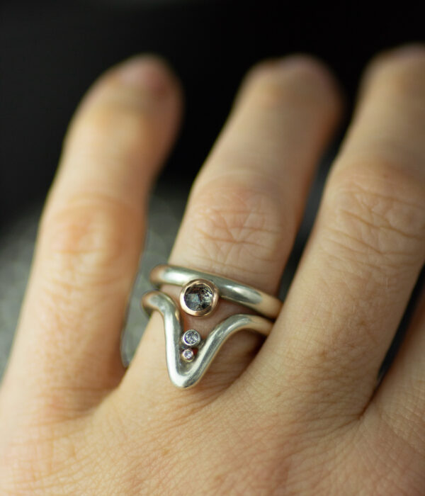 chunky V modern rose cut salt and pepper diamond engagement ring wedding band set in platinum and 14K rose gold on hand