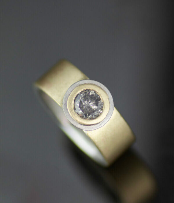salt and pepper circle in circle mixed metals solitarie