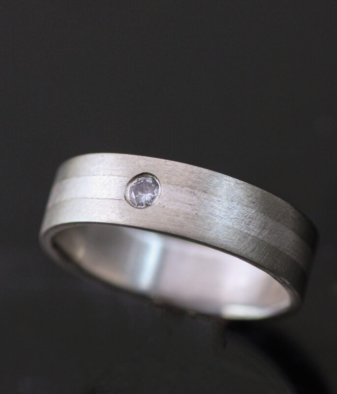 Three Stripes Mixed Metals Modern Gender Neutral Diamond Wedding Band - Image 4